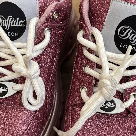 Buffalo LONDON Pink Sparkle Platforms -Never Worn - Picture 13 of 13